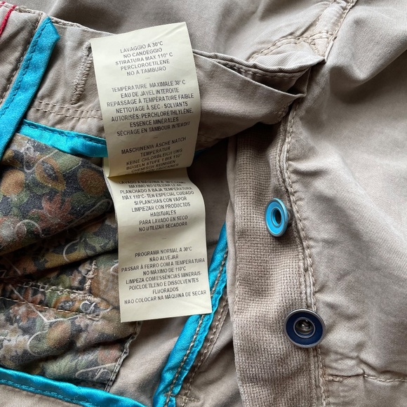 BERNA CUT OFF CARGO SHORTS SIZE 32 EXCELLENT CONDITION. - Picture 6 of 7